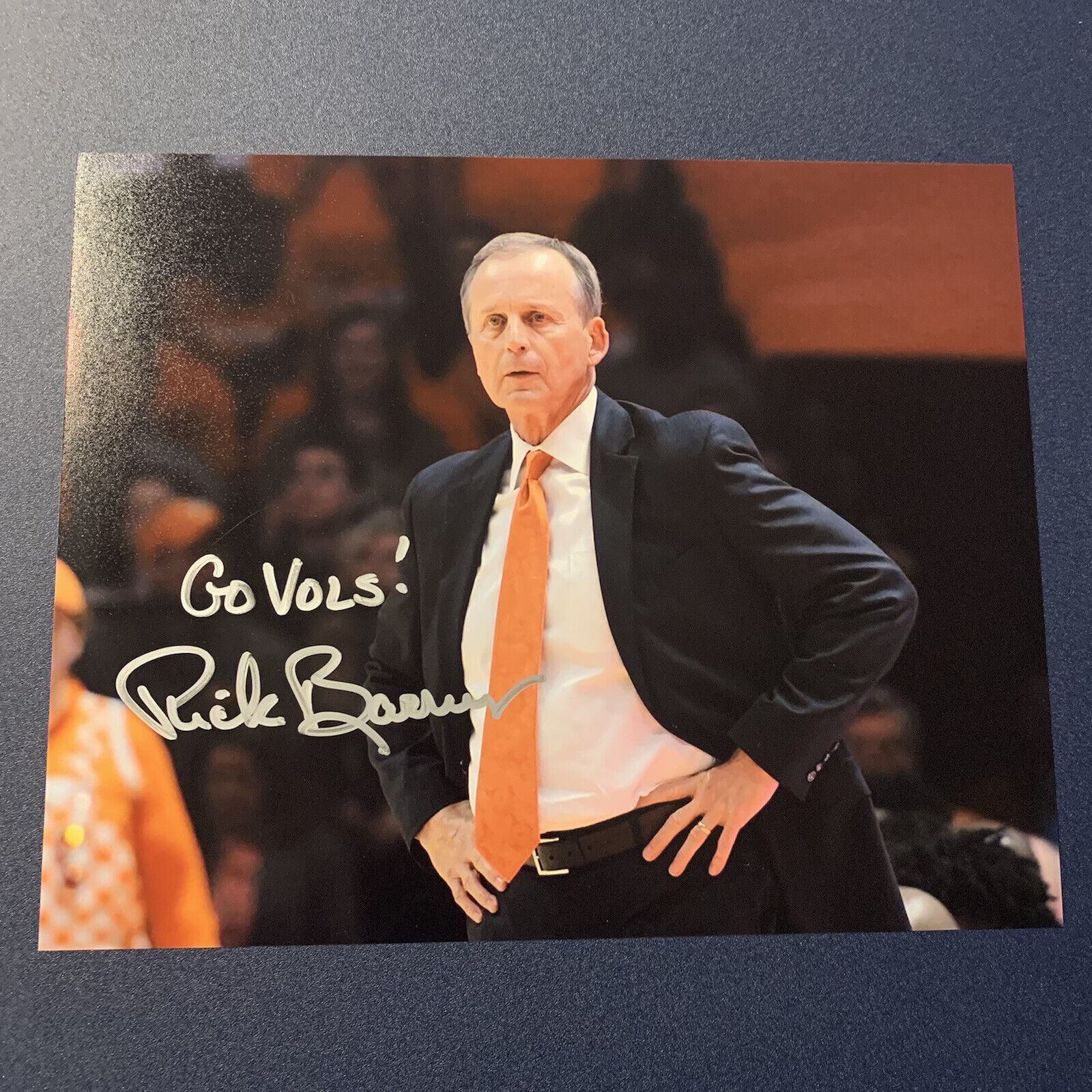 RICK BARNES SIGNED 8x10 Photo Poster painting TENNESSEE VOLUNTEERS HEAD COACH AUTOGRAPHED COA