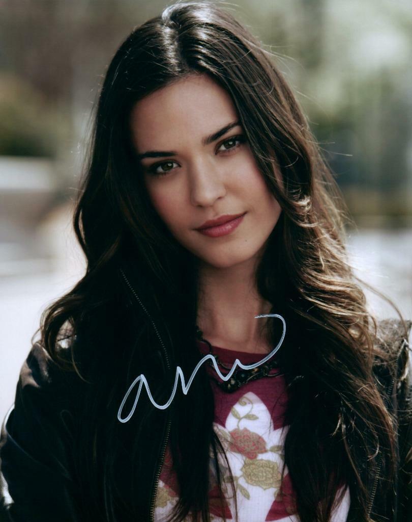 Odette Annable signed 8x10 Photo Poster painting Pic autographed Picture with COA