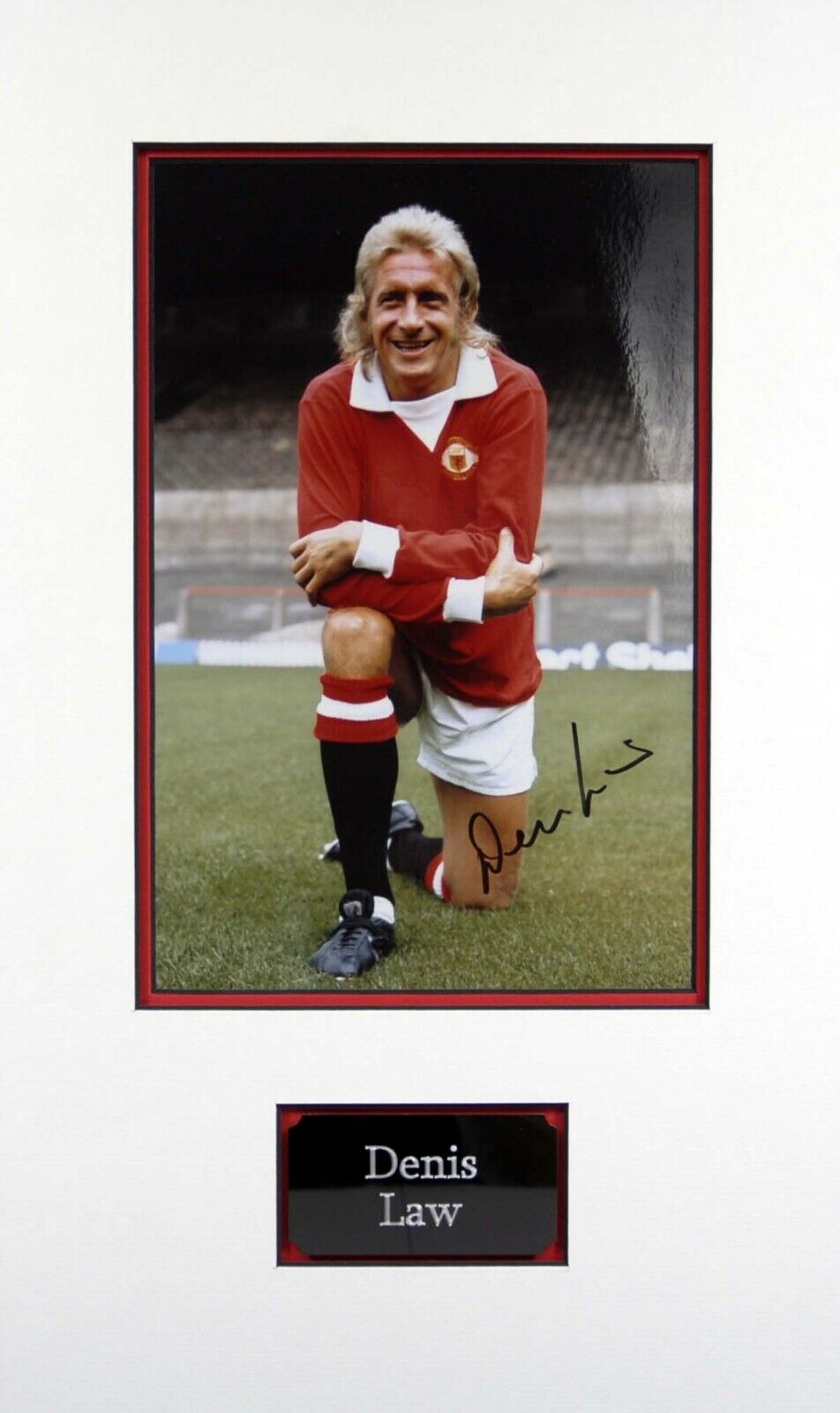 Denis LAW Signed & Mounted 12x8 Photo Poster painting AFTAL COA Manchester United Man Utd Legend