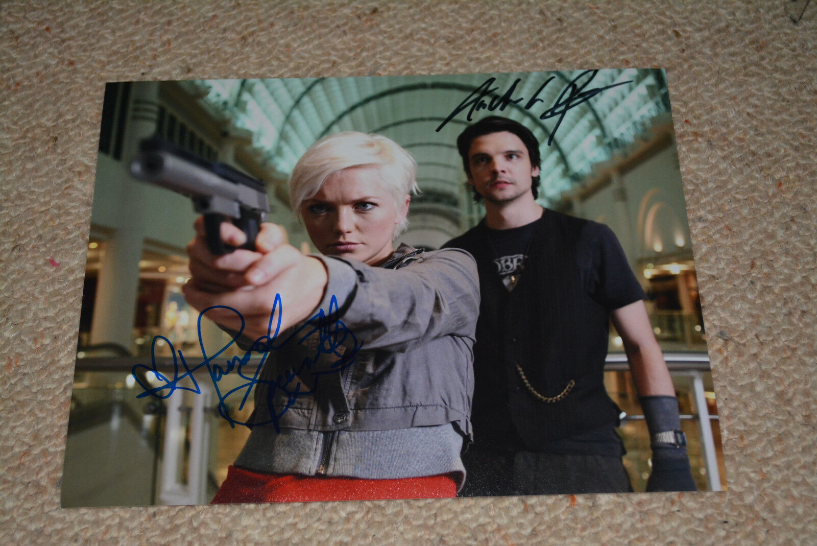 HANNAH SPEARRITT&ANDREW LEE POTTS signed autograph In Person 8x10 PRIMEVAL