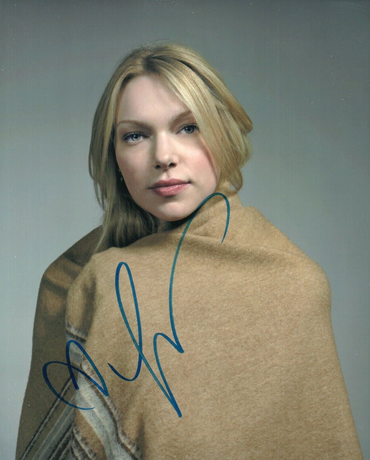 Autographed Laura Prepon signed 8 x 10 Photo Poster painting Sexy