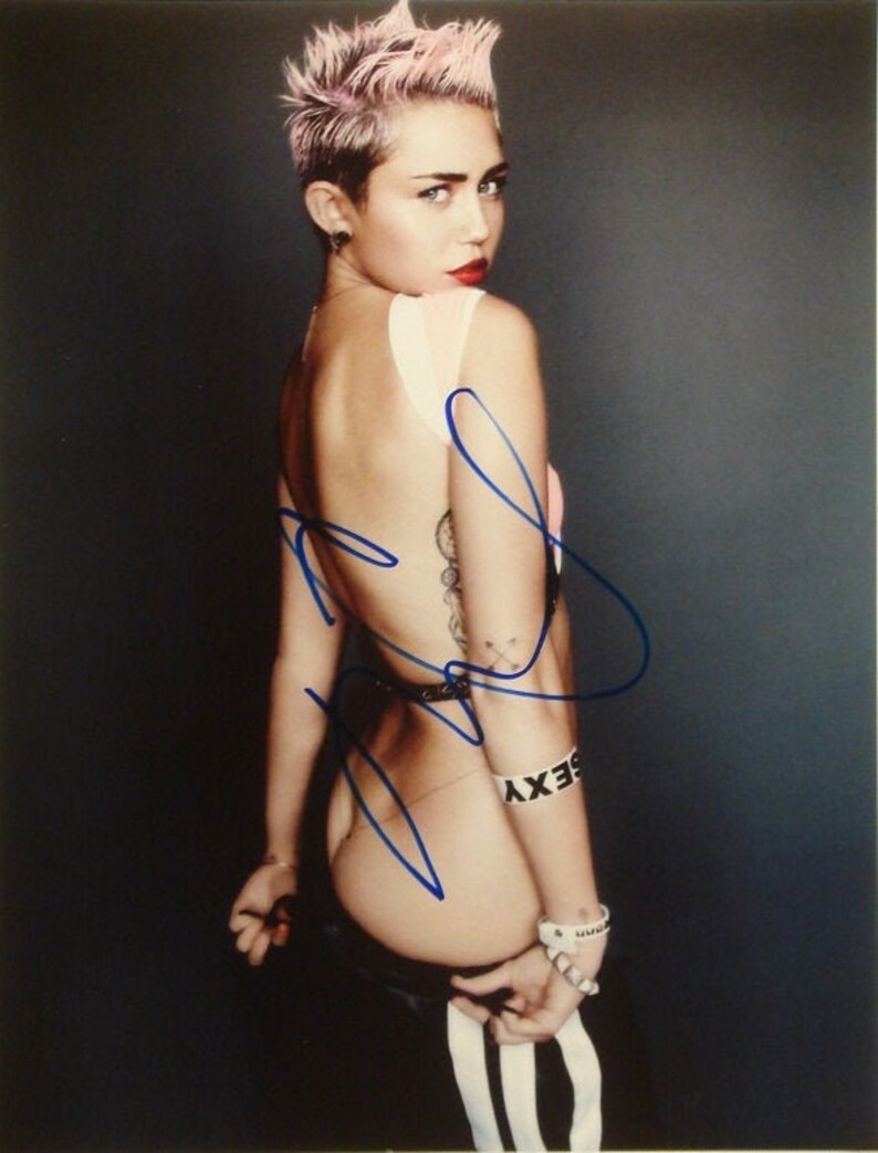 MILEY CYRUS SIGNED Autographed Photo Poster painting wcoa