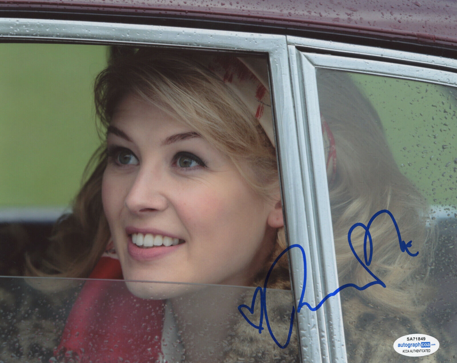 *SEXY* ROSAMUND PIKE SIGNED AN EDUCATION