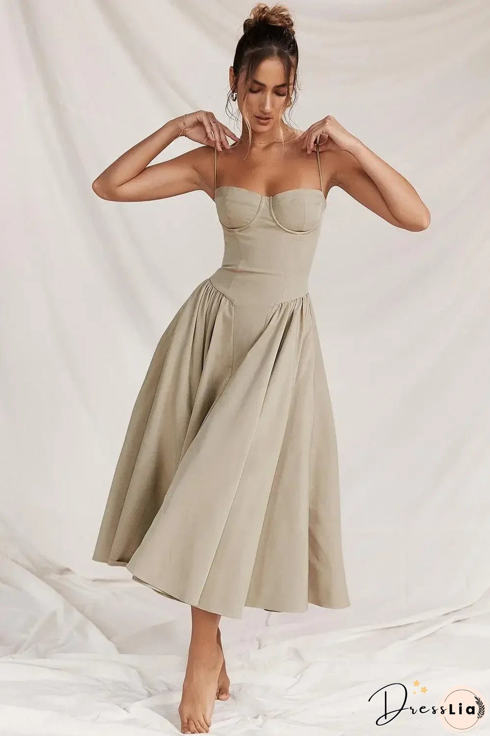 Fashion-forward and light Dress