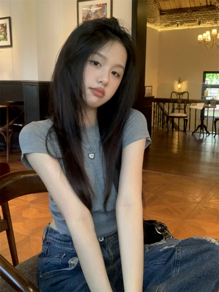 Uveng Uveng Sense With Open Back Short-Sleeved T-Shirt Women's Summer 2024 New Slim Short Hot Girl Casual Student Jacket