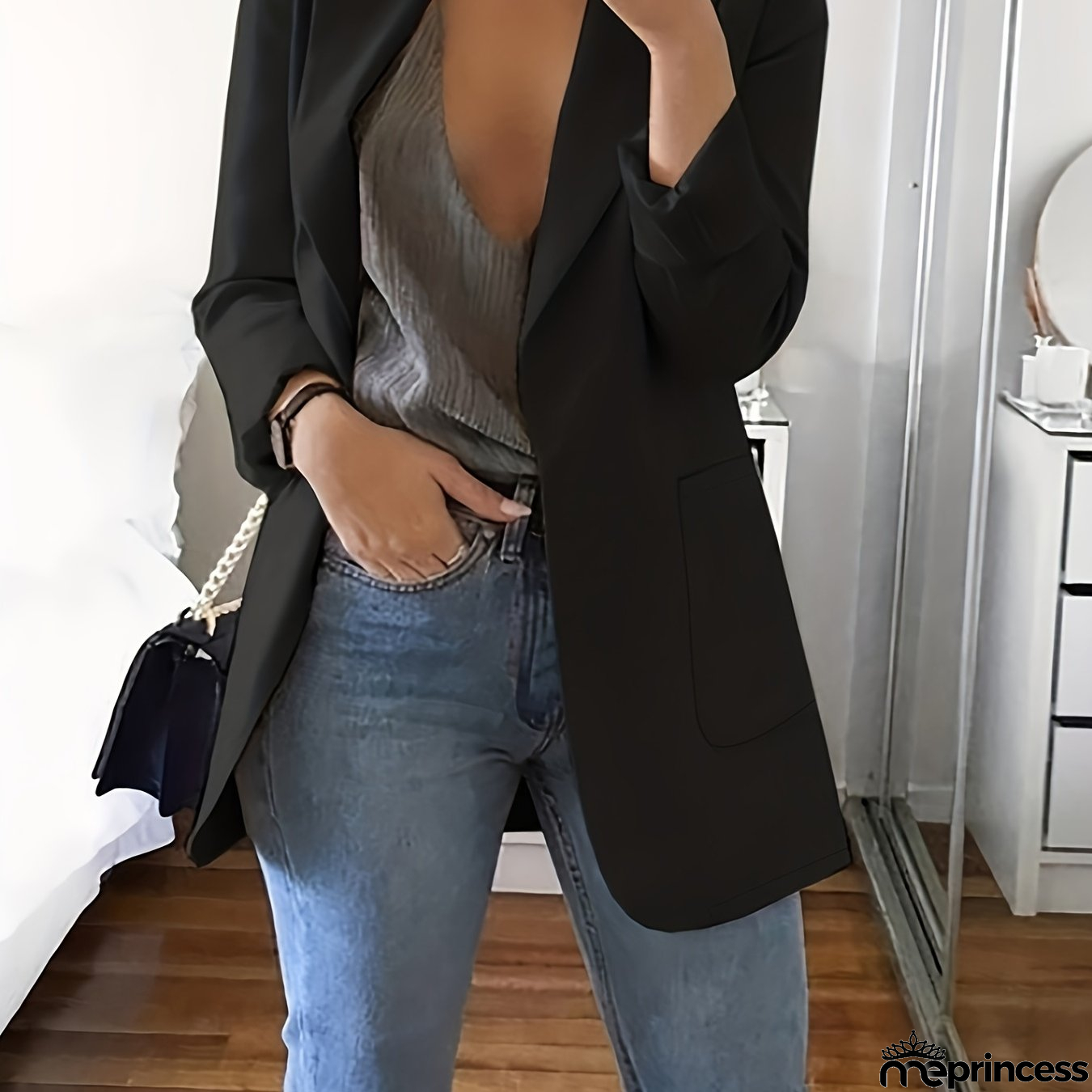 Effortless and Trendy Blazer