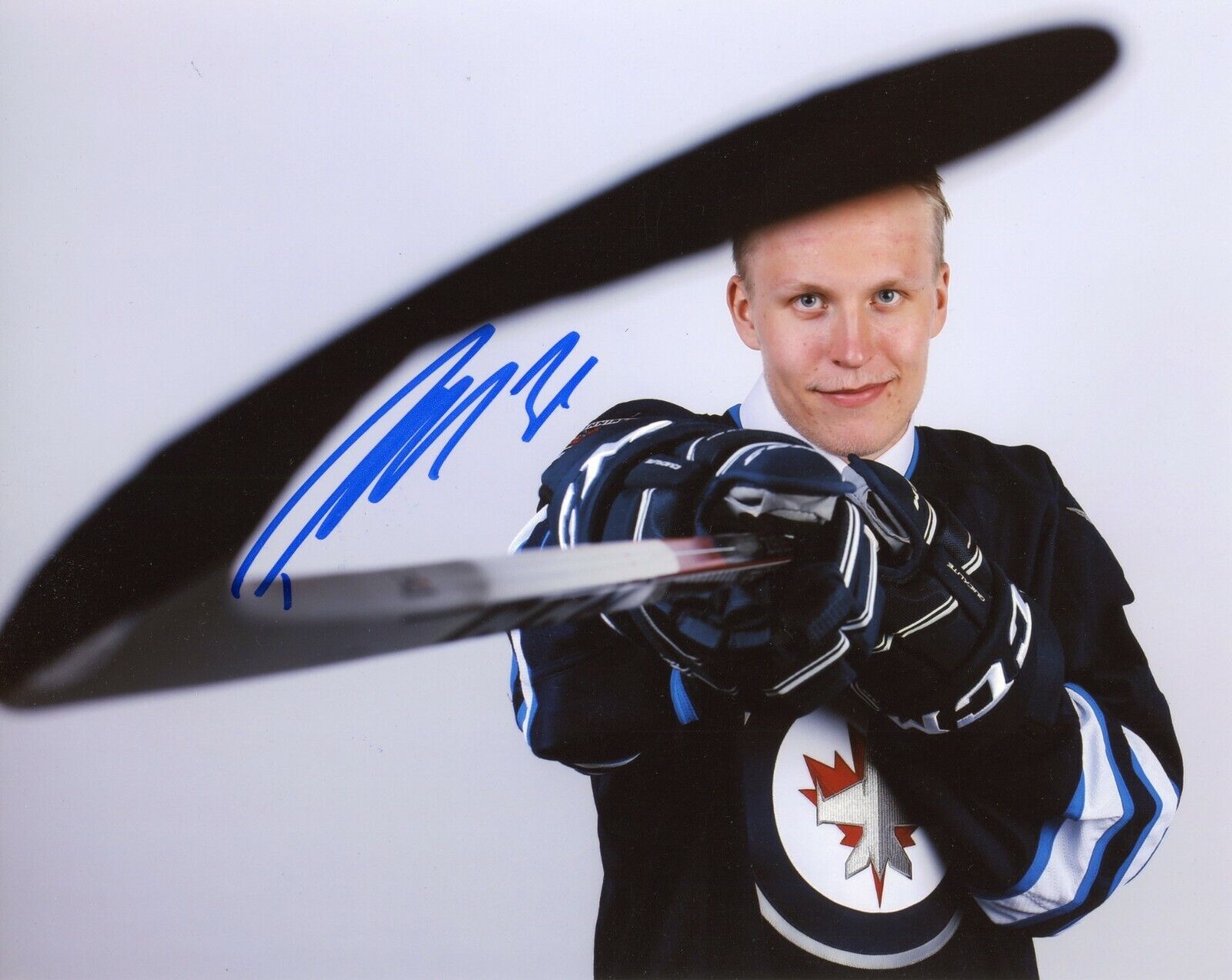 ~~ PATRIK LAINE Authentic Hand-Signed Winnipeg Jets