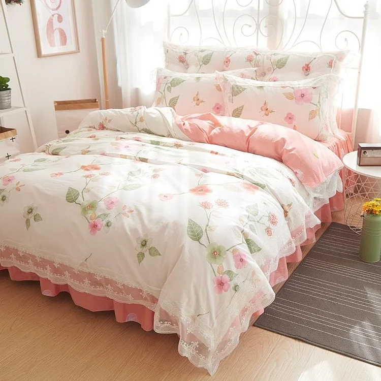 Fashion Lace Floral Bedding Set of Four Pieces SP15212