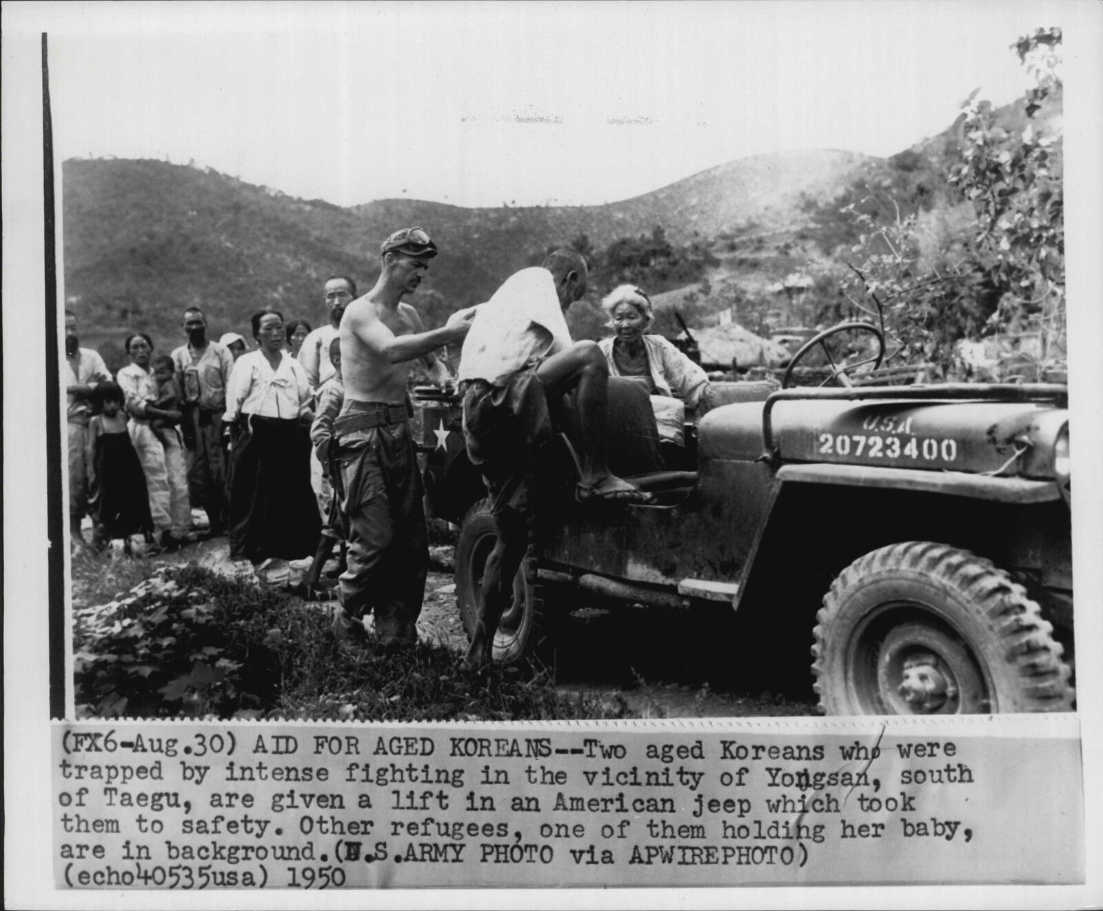 Korean Refugees Get a Lift From US Army 1950 Press Photo Poster painting