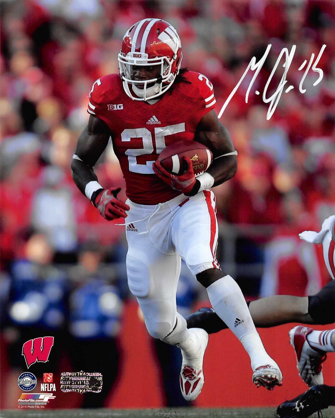 Melvin Gordon Autographed Wisconsin Badgers Game Action Photo Poster painting - Chargers - NCAA