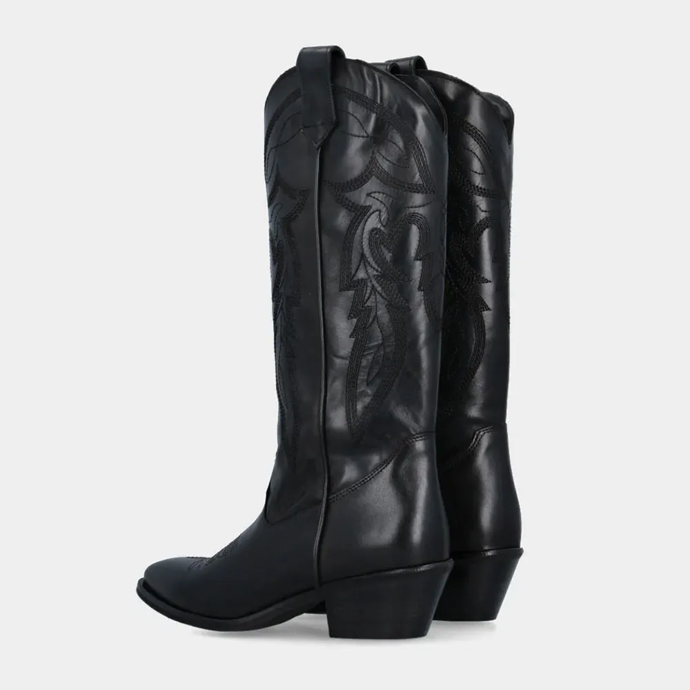 Black Pointed Toe Chunky Heel Embroidered Pull On Cowgirl Boots