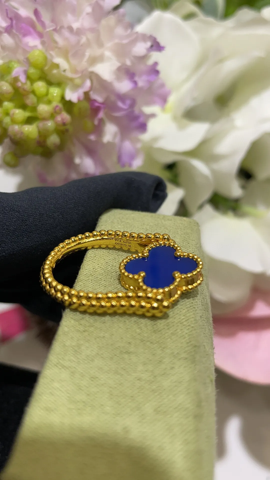 Flip Four Leaf Grass Ring