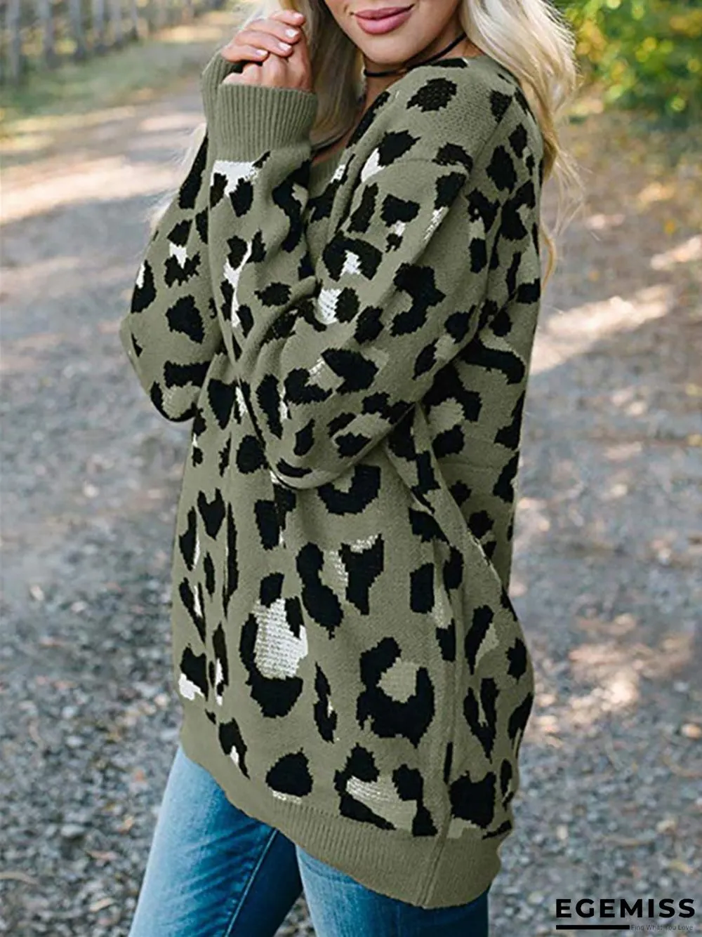 Fashion Leopard Jacquard V-neck Sweater | EGEMISS