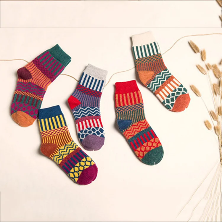 Vintage Ethnic Striped Wavy 5 Pairs of Socks