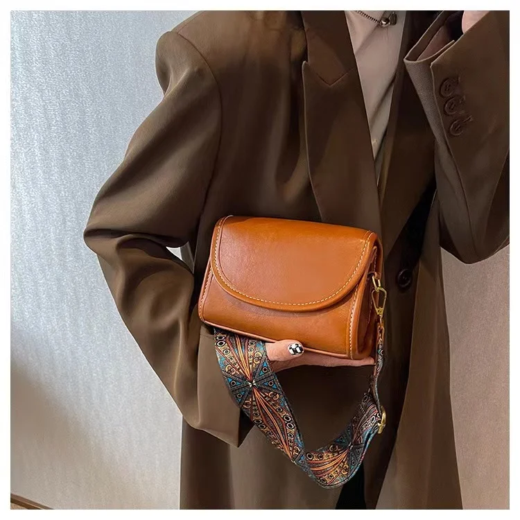 BOSIM CROSSBODY BAG Brown