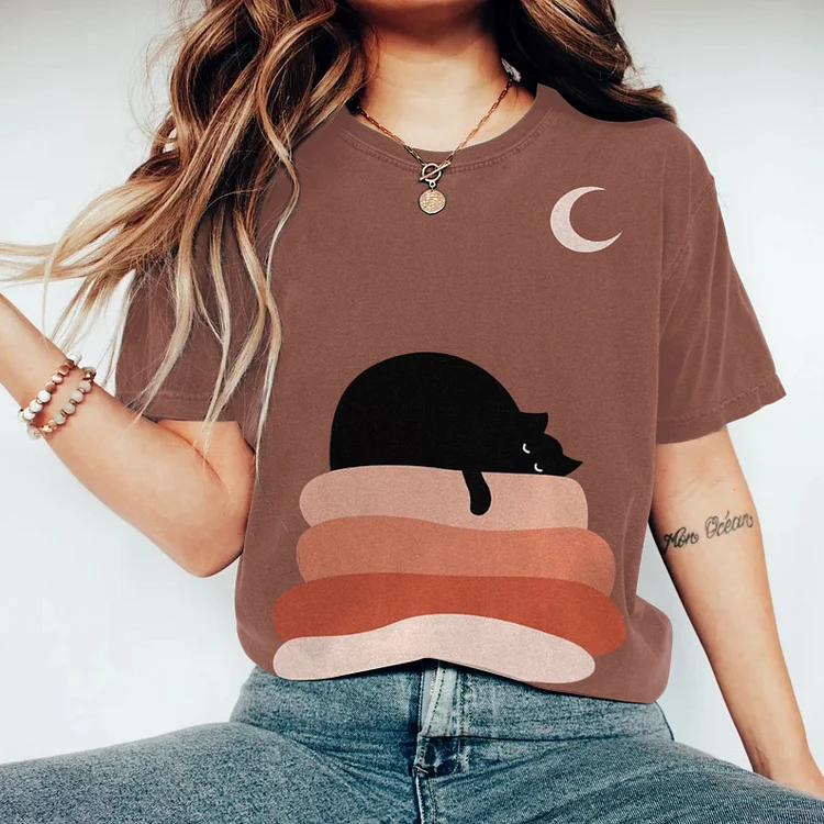 Abstract Creative Sleeping Cat on Laundry Painting Art T-Shirt