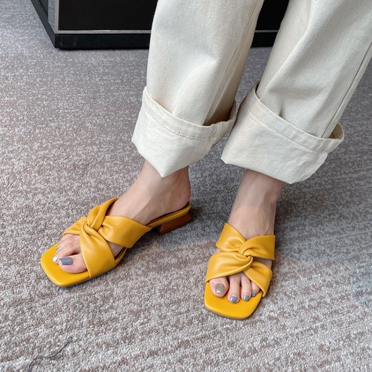 Latest Design INS Summer Leather Cross Strap Low Heel Beach Ladies Women Slippers Shoes