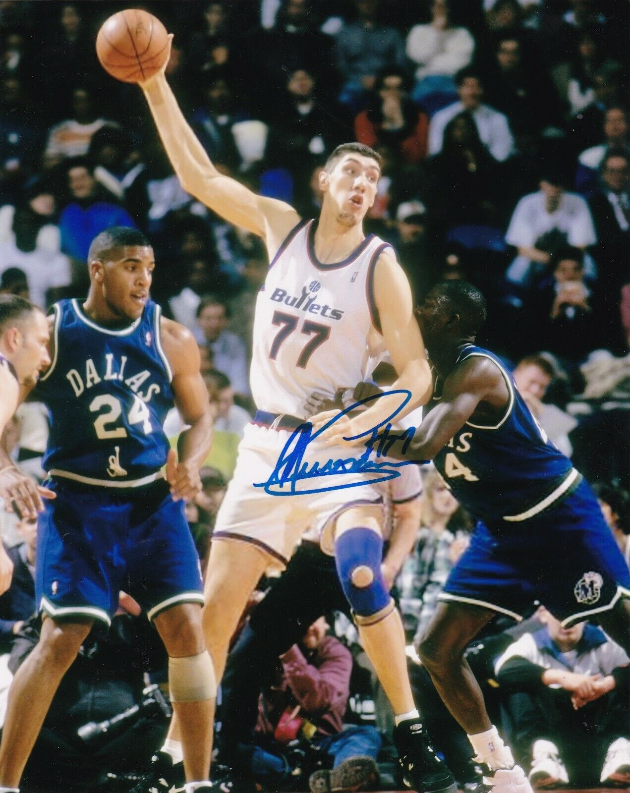 GHEORGHE MURESAN WASHINGTON BULLETS ACTION SIGNED 8x10 Photo Poster painting