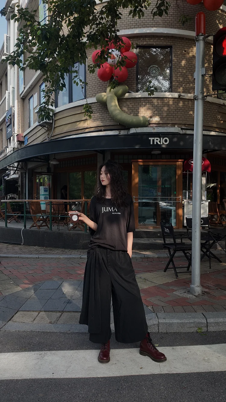 JUMA Unisex Logo T-shirt  - 4 Recycled Water Bottles - Black