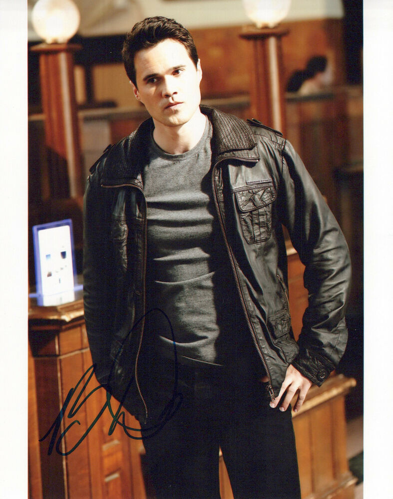 Brett Dalton Agents Of Shield autographed Photo Poster painting signed 8x10 #5 Grant Ward