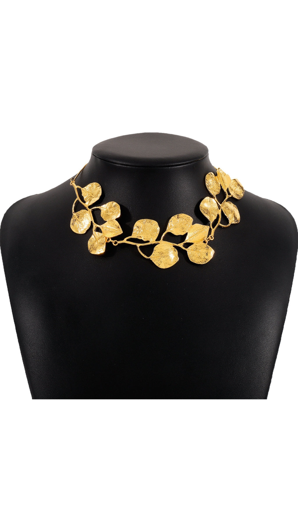 Exaggerated Leaf Choker