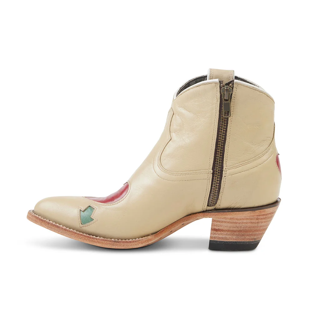 Beige Heart Inlay Closed-Toe Stacked Heel Cowboy Boots for Women