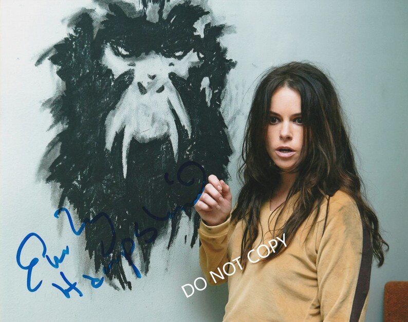 Emily Hampshire 12 Monkeys 8 x10 20x25 cm Autographed Hand Signed Photo Poster painting