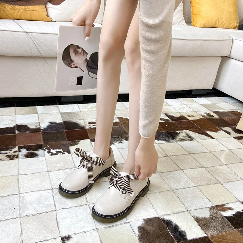 Solid White Leather Oxford Shoes Woman Lace-Up Flats Striped Riband Loafers Rivet Bow Derby Shoes Women Espadrilles Single Shoes