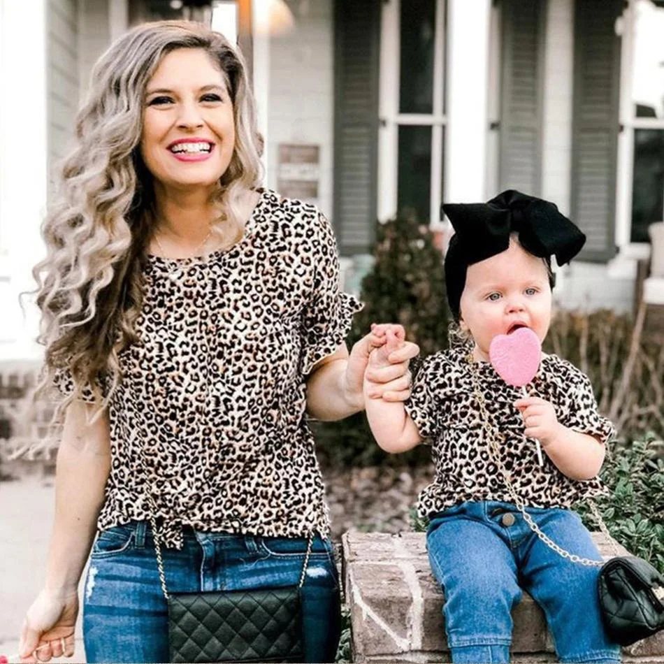 Mommy and Me Round collar Leopard Brown Short Sleeve Matching Tops