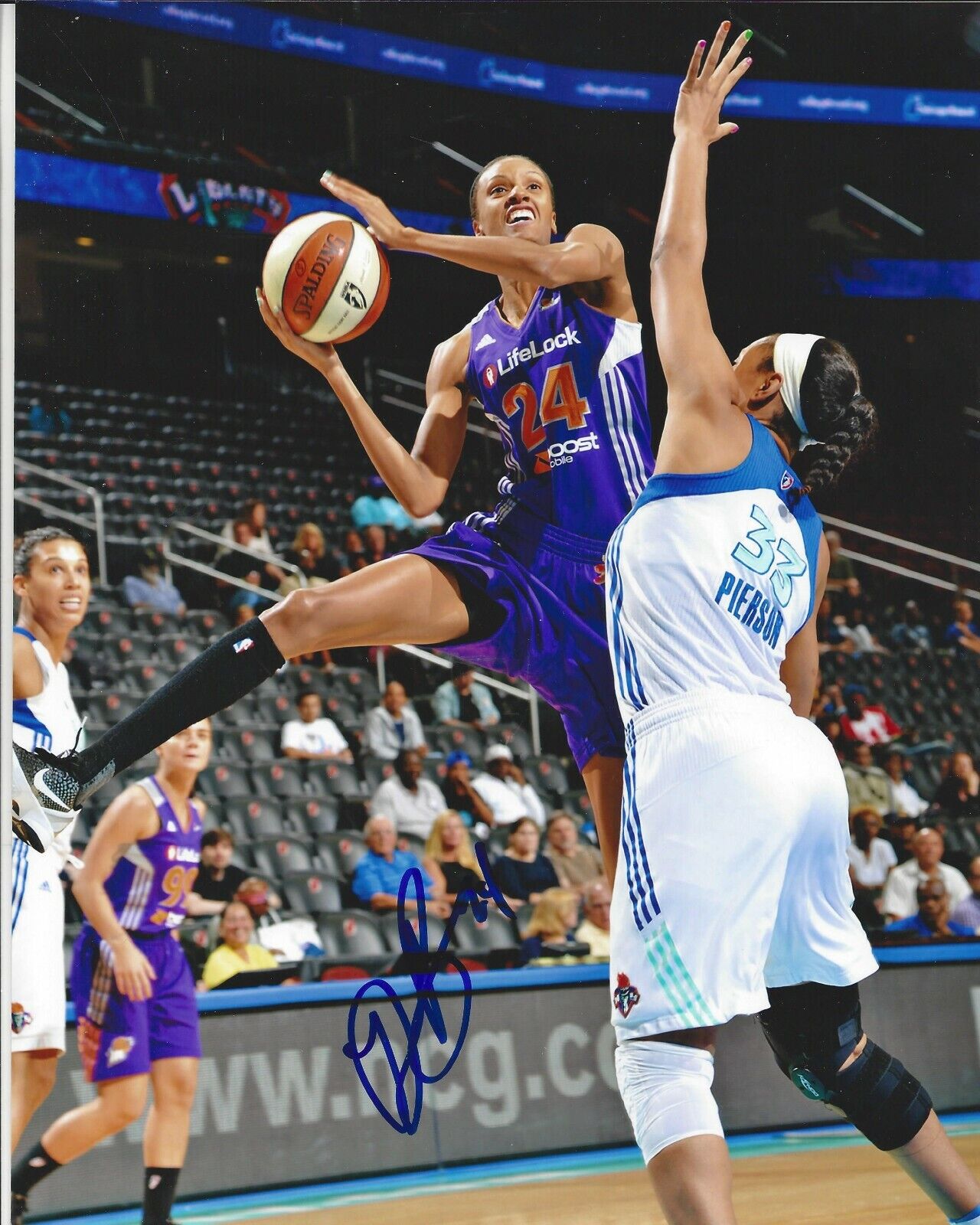 DeWanna Booker Autographed 8x10 Phoenix MercuryB330