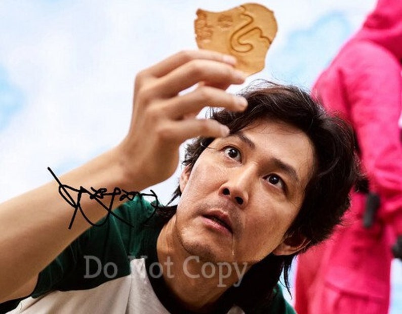 Lee Jung Jae Signed Poster Photo Poster painting 8X10 rp Autographed reprint Picture Squid Game