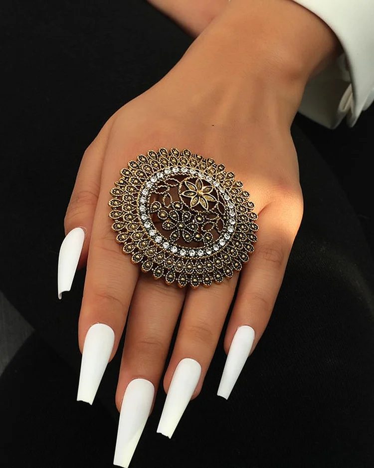 Retro Round Hollow Exaggerated Ring