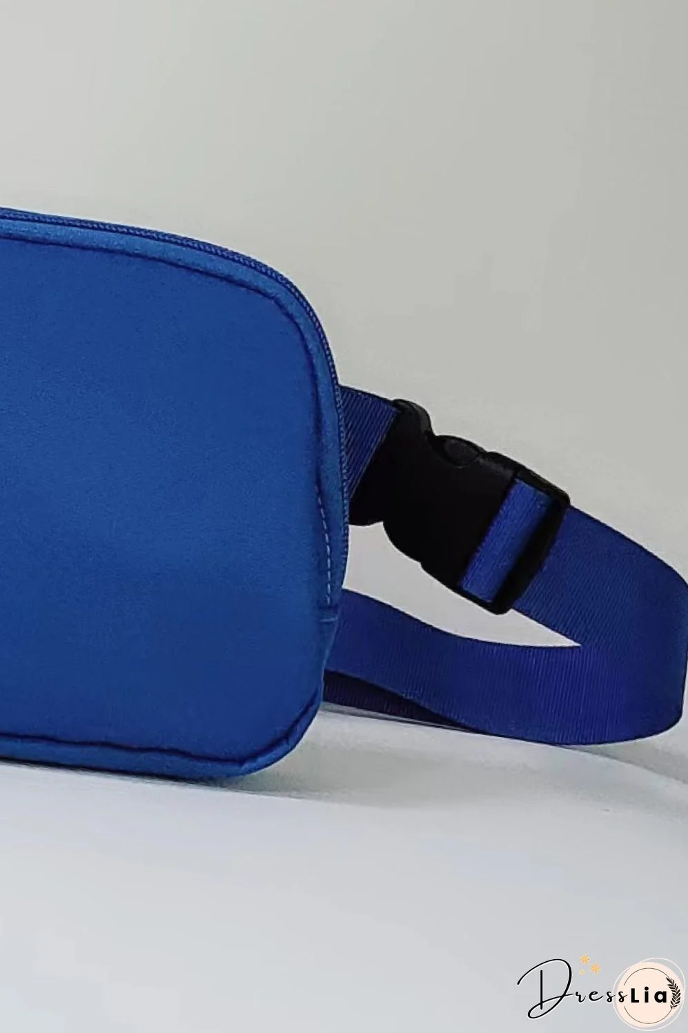 Buckle Zip Closure Fanny Pack