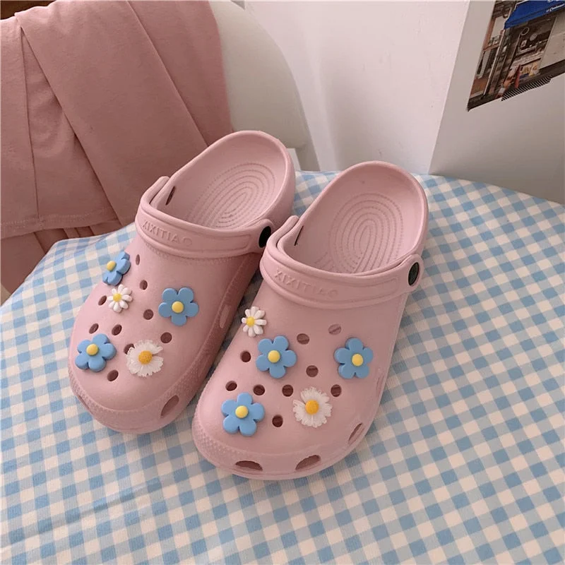 Woman Beach Slipper Cute Cartoon Flower Deco for Hole Shoes Antislip Thicken Shoes for Women 2021  Flat Garden DIY Croc Slippers