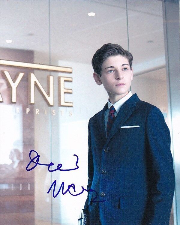 DAVID MAZOUZ signed autographed GOTHAM BRUCE WAYNE 8x10 Photo Poster painting