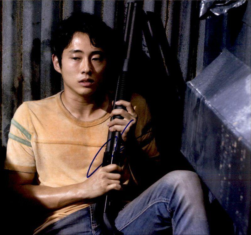 Steven Yeun authentic signed celebrity 8x10 Photo Poster painting W/Cert Autographed C13