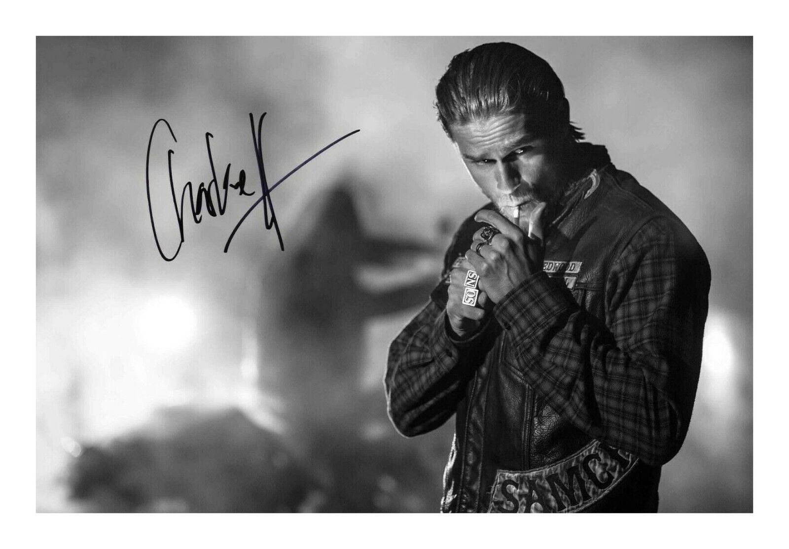 CHARLIE HUNNAM AUTOGRAPH SIGNED PP Photo Poster painting POSTER