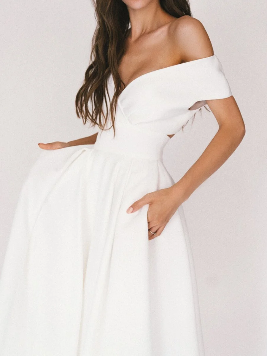 Pure white short-sleeved V-neck tube top dress
