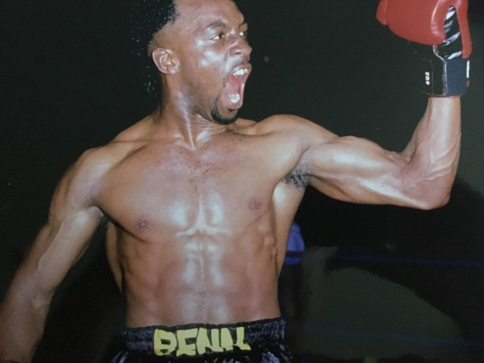 NIGEL BENN - FORMER WORLD CHAMPION - EXCELLENT UNSIGNED Photo Poster paintingGRAPH