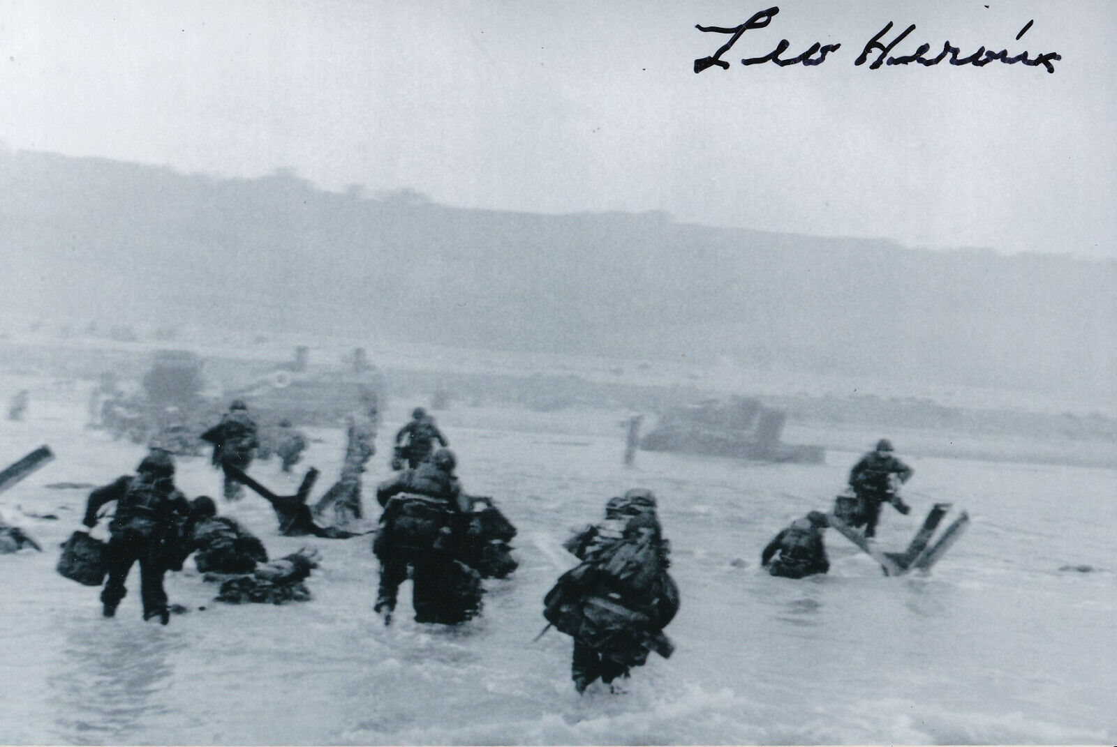 PFC Leo Heroux Signed 4x6 Photo Poster painting D-Day Omaha Beach Normandy WWII 348th Combat Eng