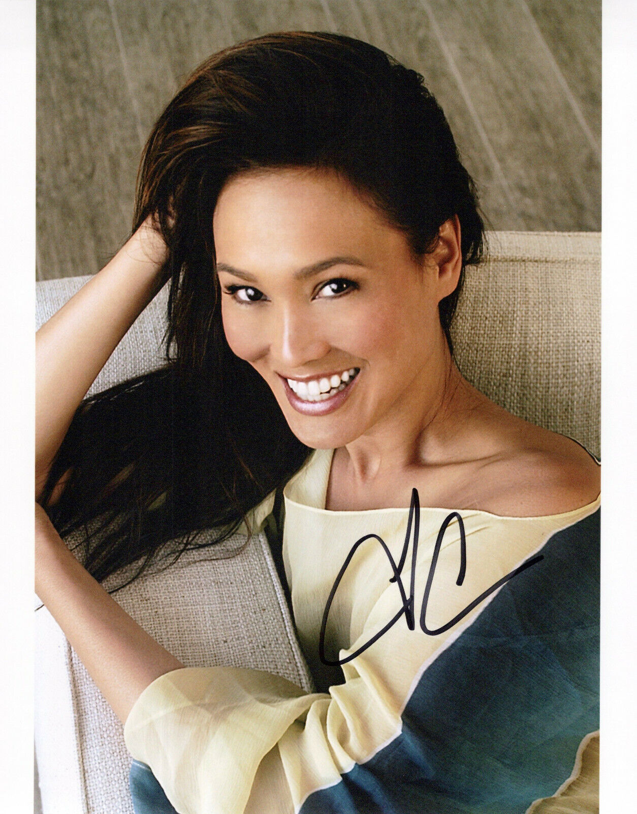 Tia Carrere glamour shot autographed Photo Poster painting signed 8x10 #18