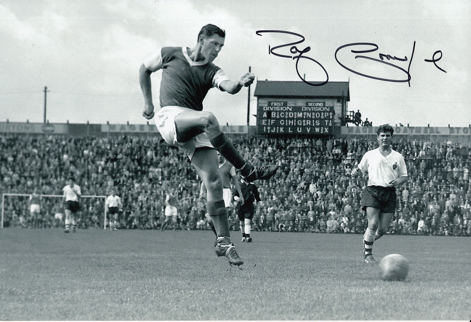 Ray Crawford Ipswich Town Hand Signed 12x8 Photo Poster painting.