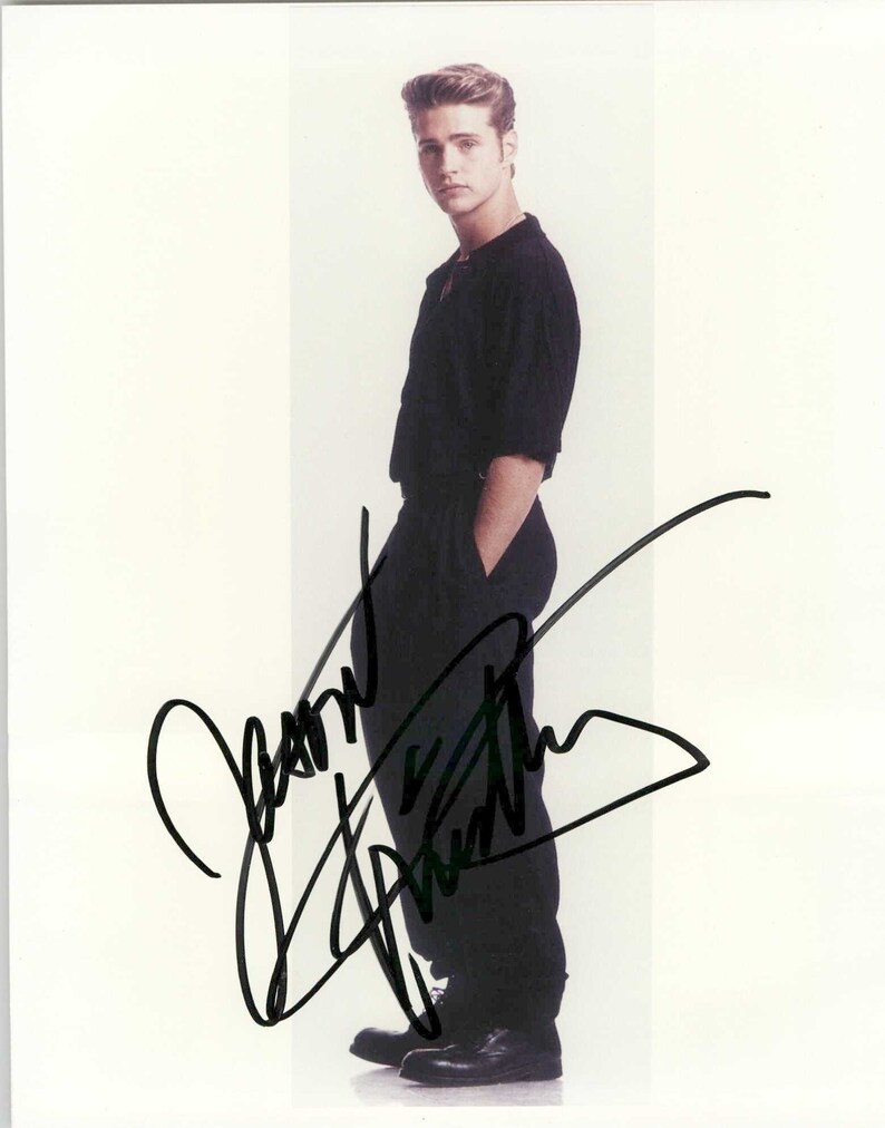 Jason Priestley Signed Autographed Glossy 8x10 Photo Poster painting - COA Matching Holograms