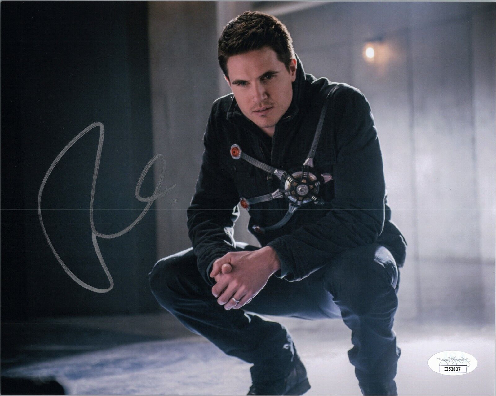 ROBBIE AMELL Authentic Hand-Signed FIRESTORM RONNIE RAYMOND