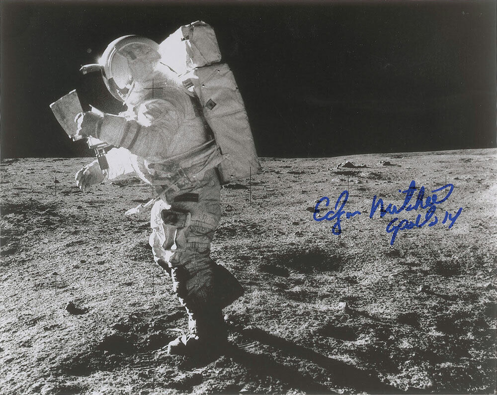 EDGAR MITCHELL Signed Apollo 14 Photo Poster paintinggraph - Space / NASA Astronaut - preprint