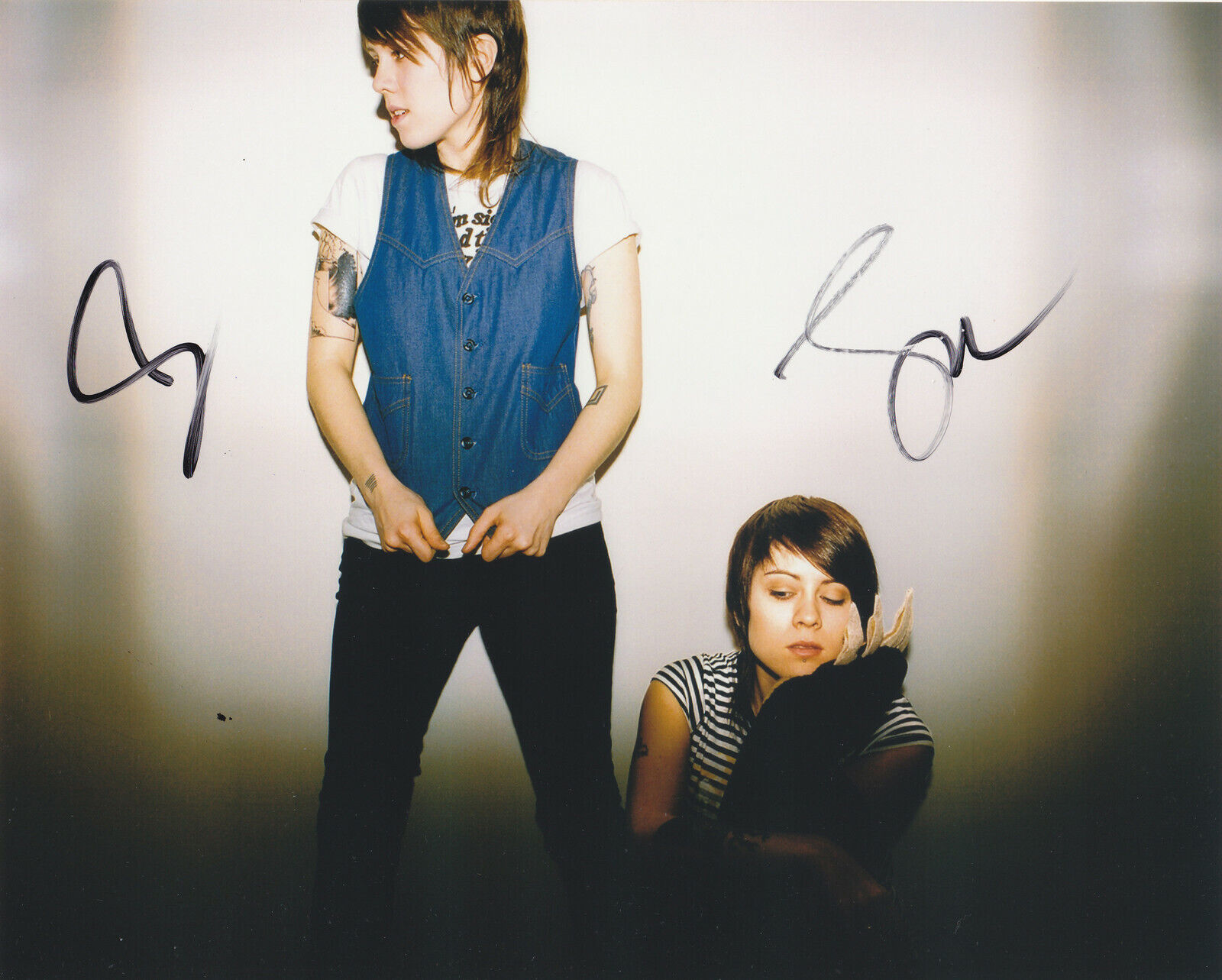 TEGAN AND SARA QUINN SIGNED AUTOGRAPH 8X10 Photo Poster painting PROOF #2