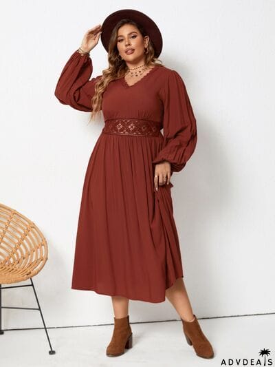 Plus Size Lace Detail V-Neck Balloon Sleeve Dress