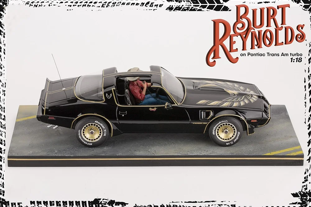Burt Reynolds on Pontiac Firebird Trans Am 1980 - FREE SHIPPING