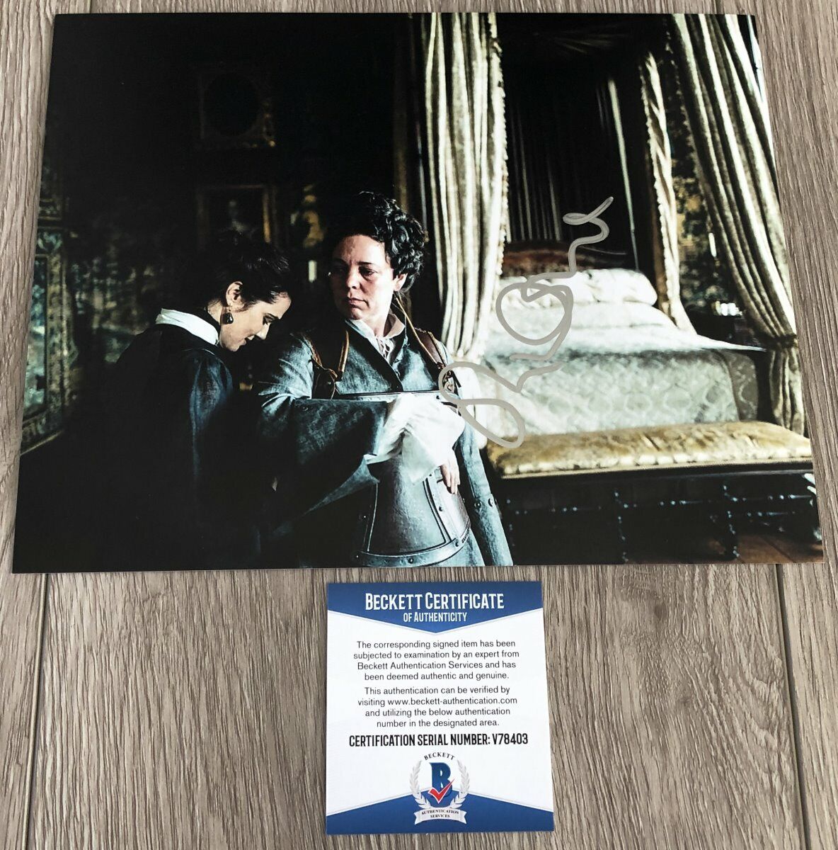 OLIVIA COLMAN SIGNED THE FAVOURITE CROWN 8x10 Photo Poster painting A w/EXACT PROOF BECKETT COA