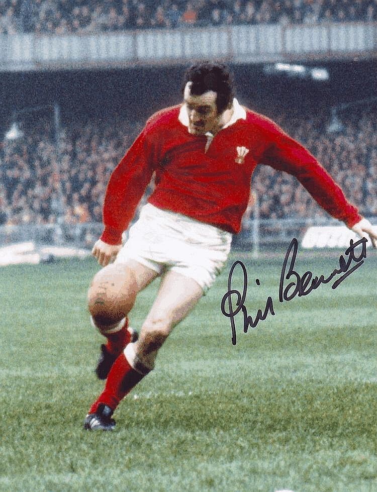 PHIL BENNETT Autographed Photo Poster paintinggraph - former Wales Rugby Union Player - Preprint